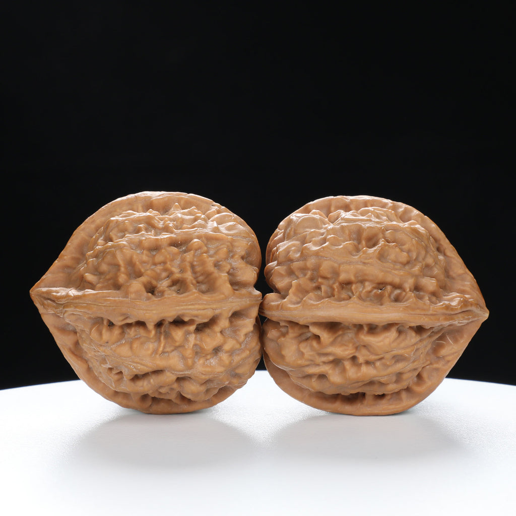 “Three-Ridged” Highly Matched 3-Sided Triple-Ridge Wenwan Walnuts Pair | Size:36L*38W*38H | UPI:UR-00088