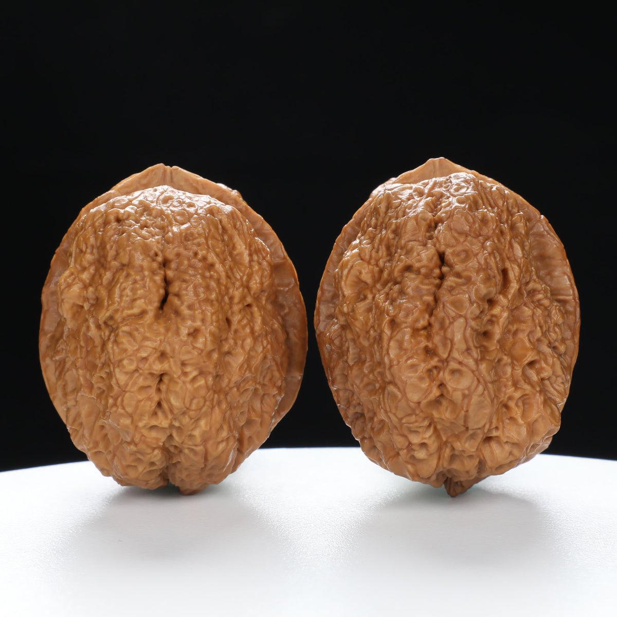 “Toad Head” Yunnan Iron Golden Toad Wenwan Walnuts Pair | Size:31L*40W*40H | UPI:UR-00097