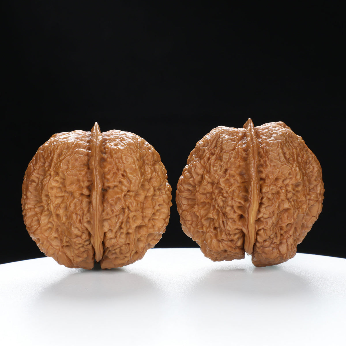 “Toad Head” Yunnan Iron Golden Toad Wenwan Walnuts Pair | Size:31L*40W*40H | UPI:UR-00097