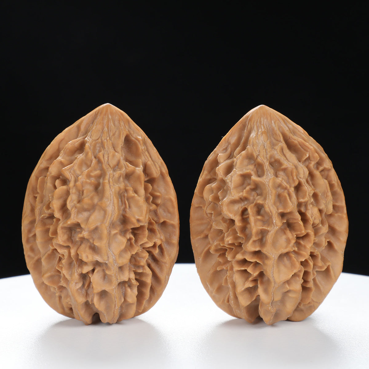 “Fortune Mouse / Bodhi Seed” Fortune Rat (Nine-Story Pagoda Origin) Tall-Stature Wenwan Walnuts Pair | Size:40L*41W*53H | UPI:UR-00043