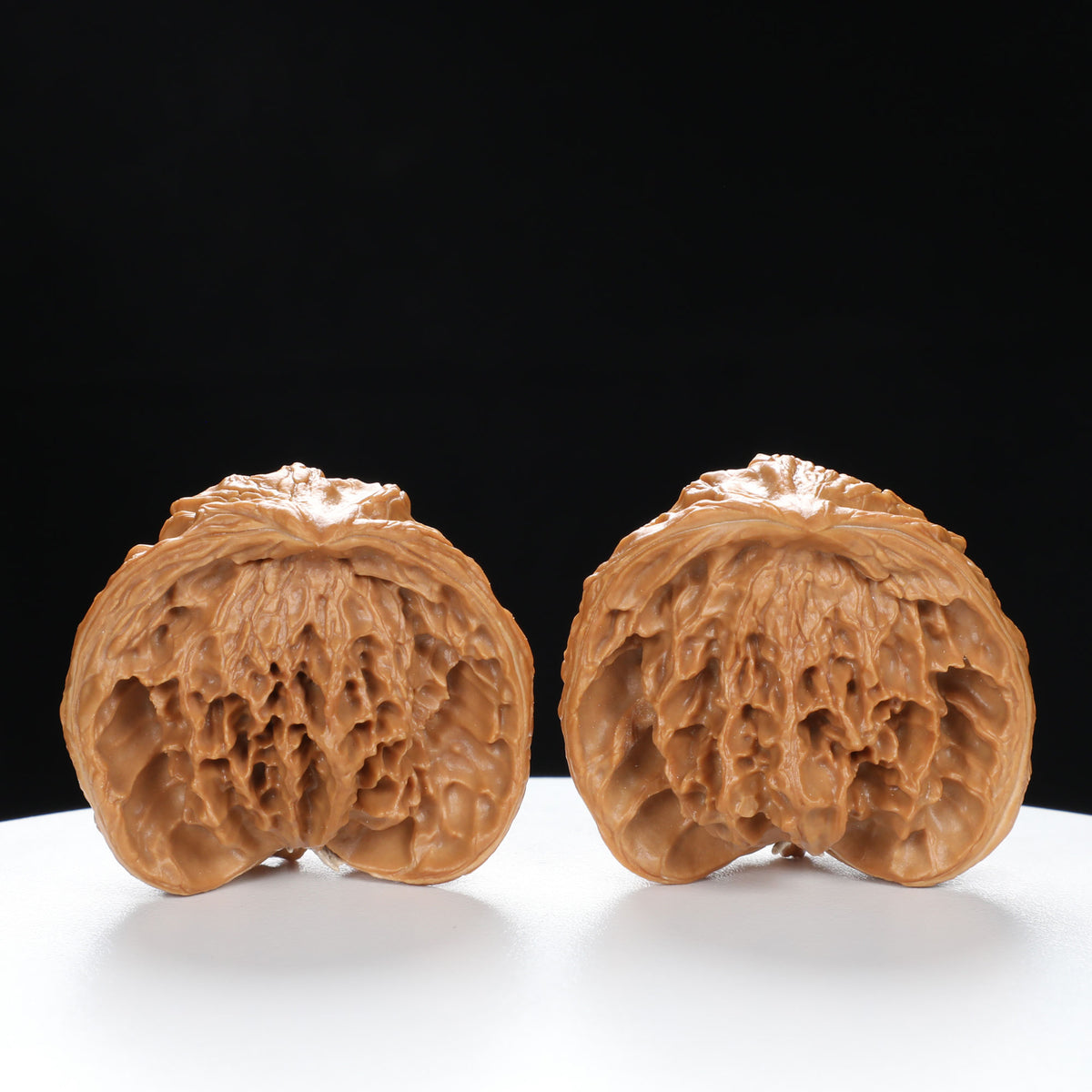 “Snake Head” Collector's Ultra Rare Full-Bellied Snake Head Hand-Matched Wenwan Walnuts Pair | Size:38L*25W*34H | UPI:UR-00092