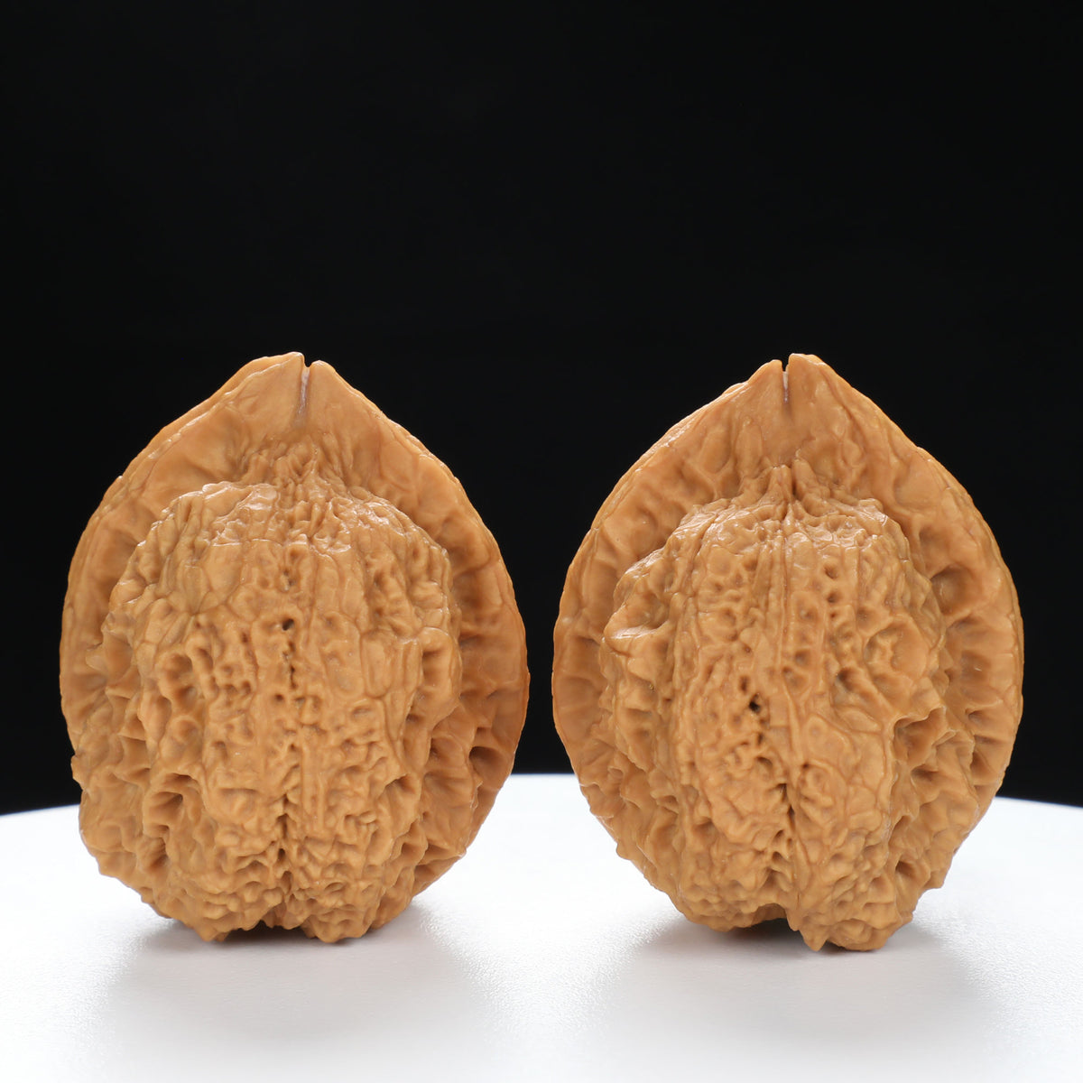“Toad Head” High-Matched 4-Sided Golden Toad Yunnan Iron Wenwan Walnuts Pair | Size:35L*40W*43H | UPI:UR-00098