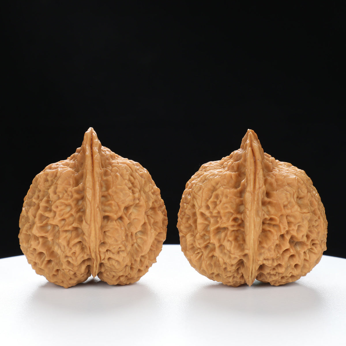 “Toad Head” High-Matched 4-Sided Golden Toad Yunnan Iron Wenwan Walnuts Pair | Size:35L*40W*43H | UPI:UR-00098