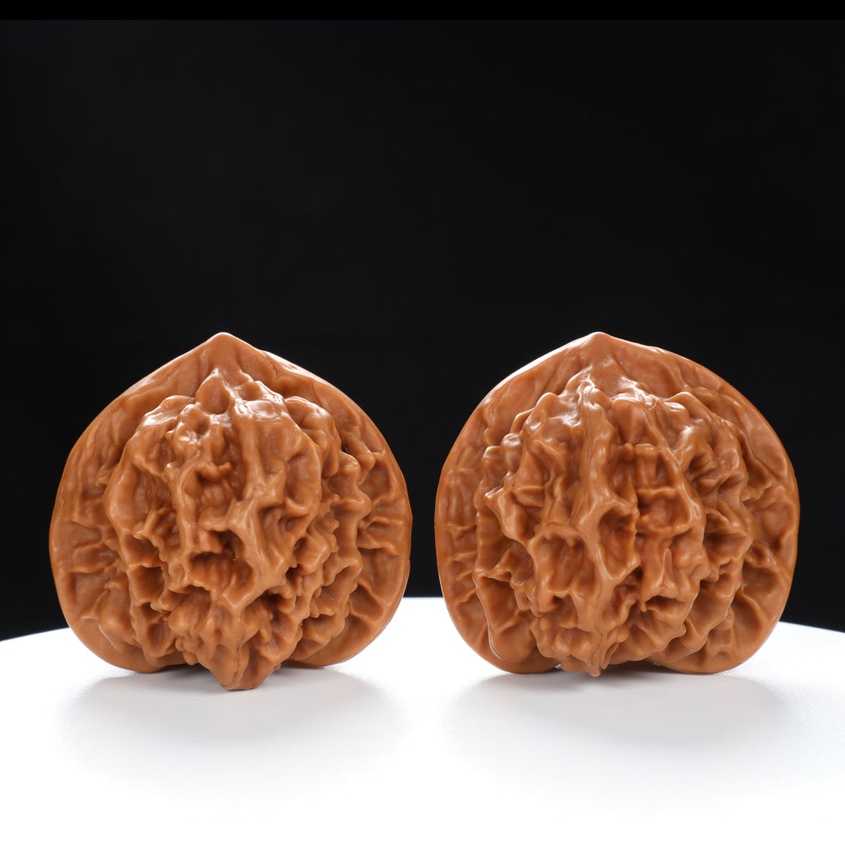 “Qilin Scale Pattern” Imperial Collection Qilin Guanmao Walnuts Pair | Size:47L*45W*43H | UPI:UR-00053