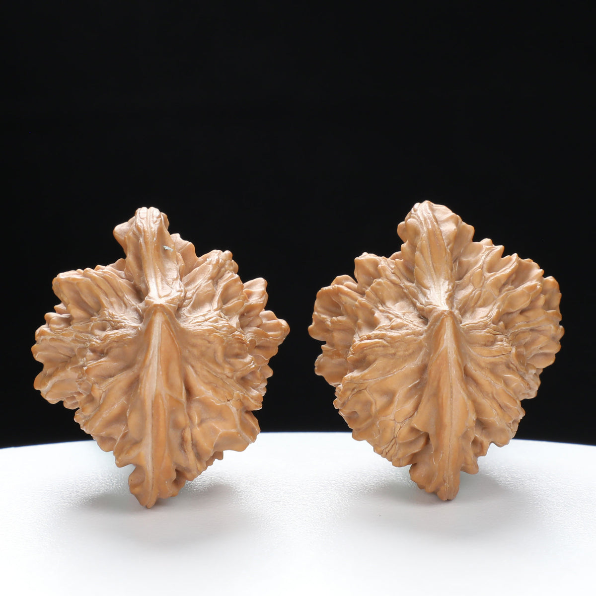 “Penguin” Natural Penguin-Shaped Irregular Wenwan Walnuts Pair | Size:30L*28W*37H | UPI:UR-00067