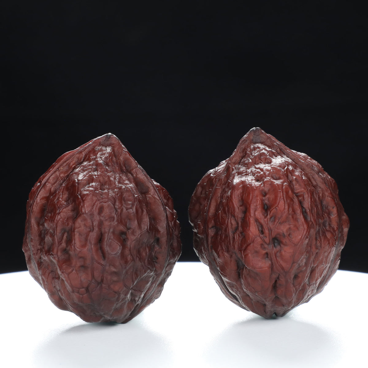 “Three-Ridged” Dark Red Earth-Cured T-Form Onigiri Triple-Ridge Walnuts Pair | Size:36L*33W*40H | UPI:UR-00105