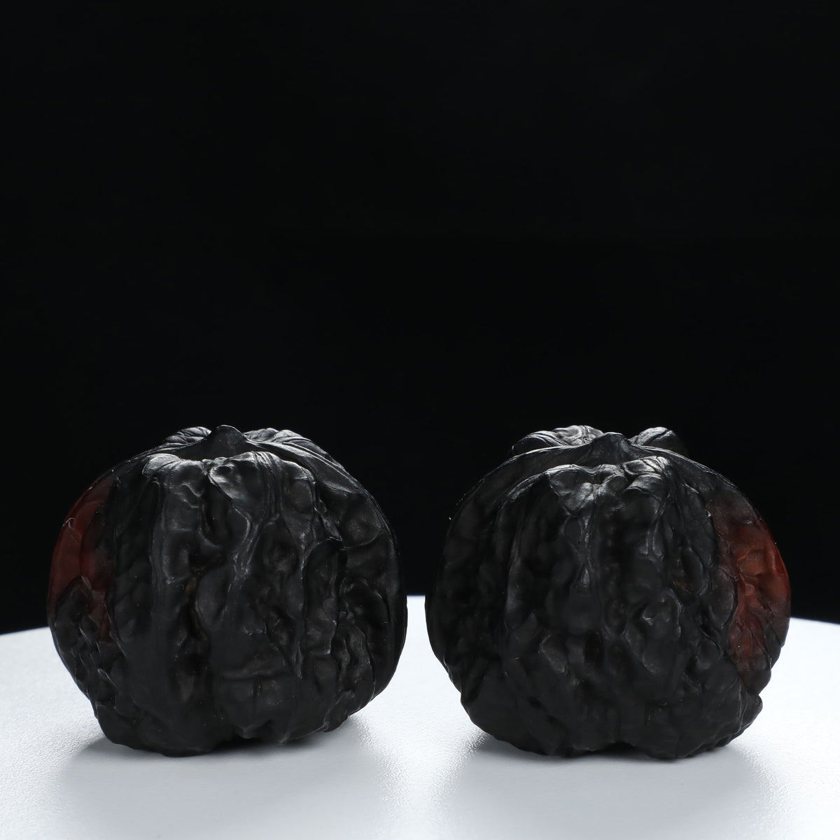 “Toad Head” Earth-Cured Dark Patina Yunnan Iron Toad Wenwan Walnuts Pair | Size:35L*37W*30H | UPI:UR-00106