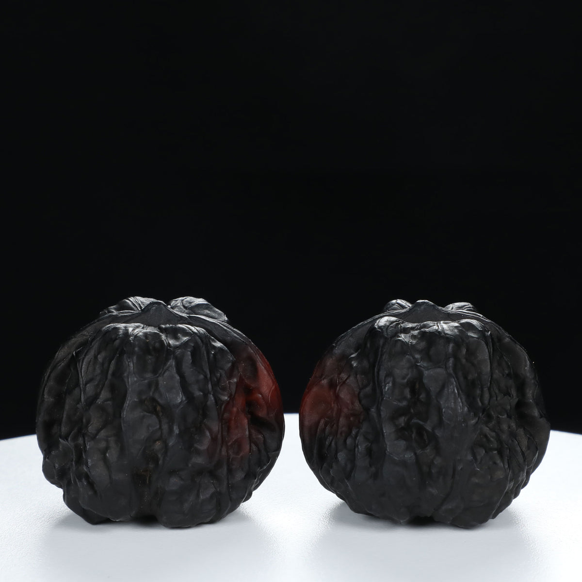 “Toad Head” Earth-Cured Dark Patina Yunnan Iron Toad Wenwan Walnuts Pair | Size:35L*37W*30H | UPI:UR-00106