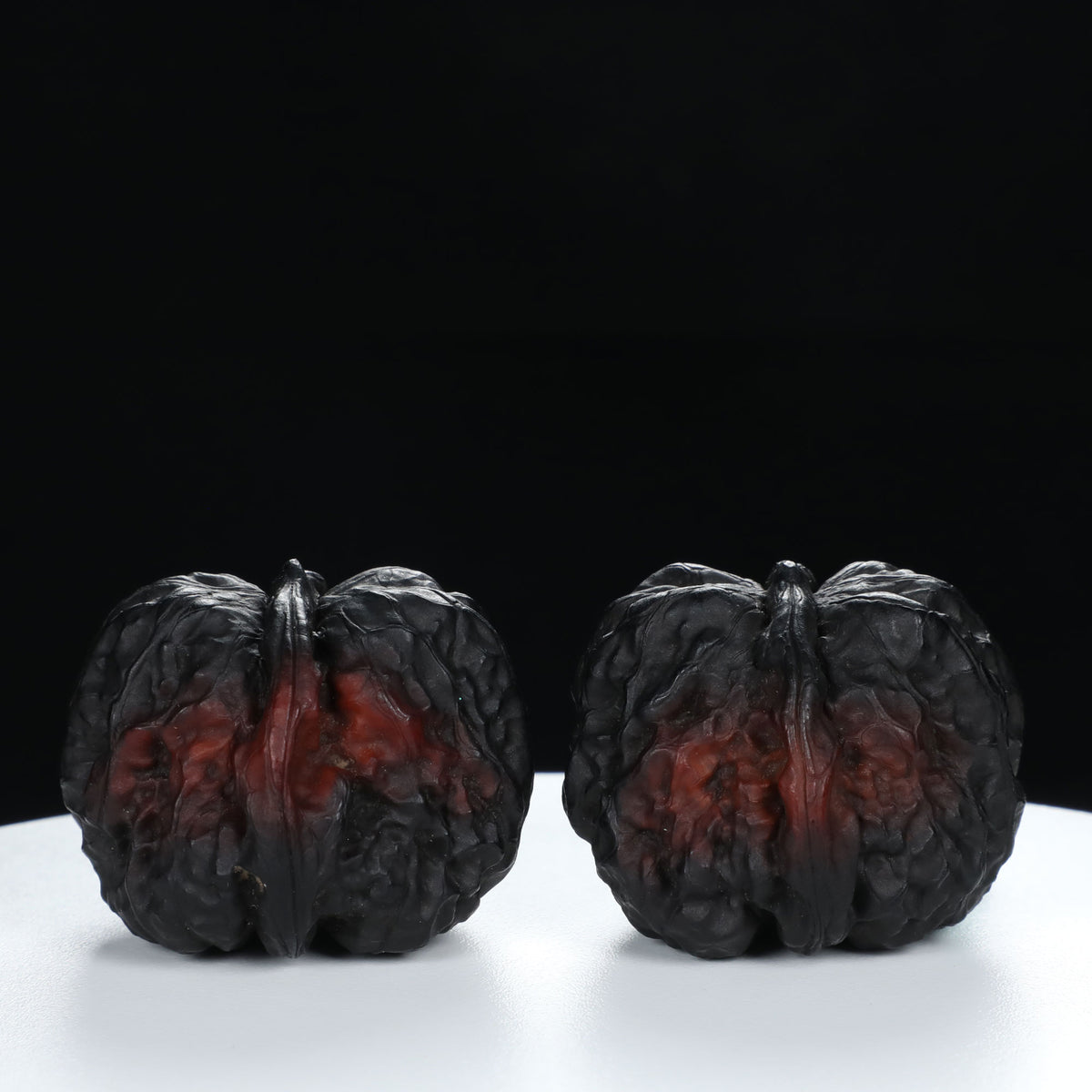 “Toad Head” Earth-Cured Dark Patina Yunnan Iron Toad Wenwan Walnuts Pair | Size:35L*37W*30H | UPI:UR-00106