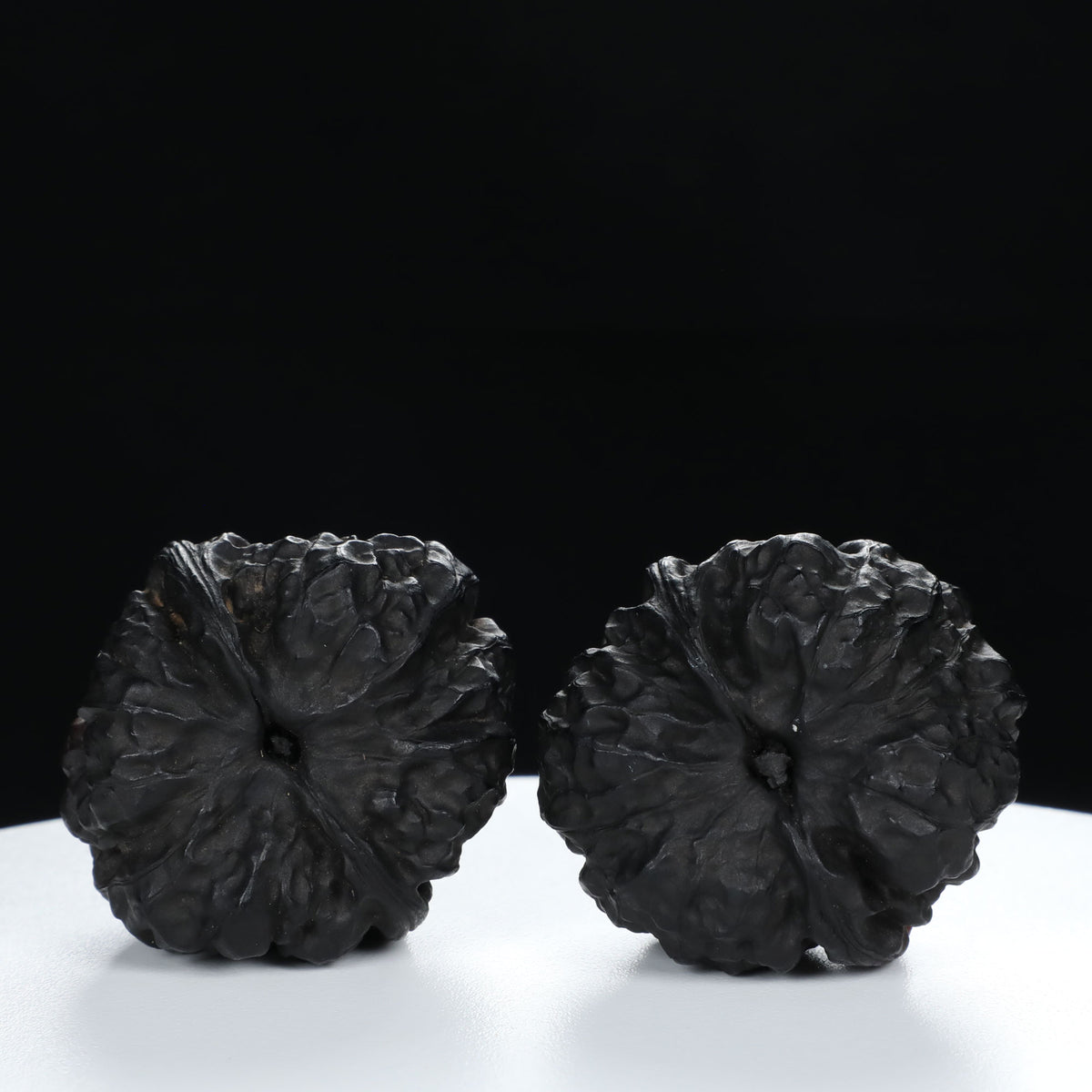 “Toad Head” Earth-Cured Dark Patina Yunnan Iron Toad Wenwan Walnuts Pair | Size:35L*37W*30H | UPI:UR-00106