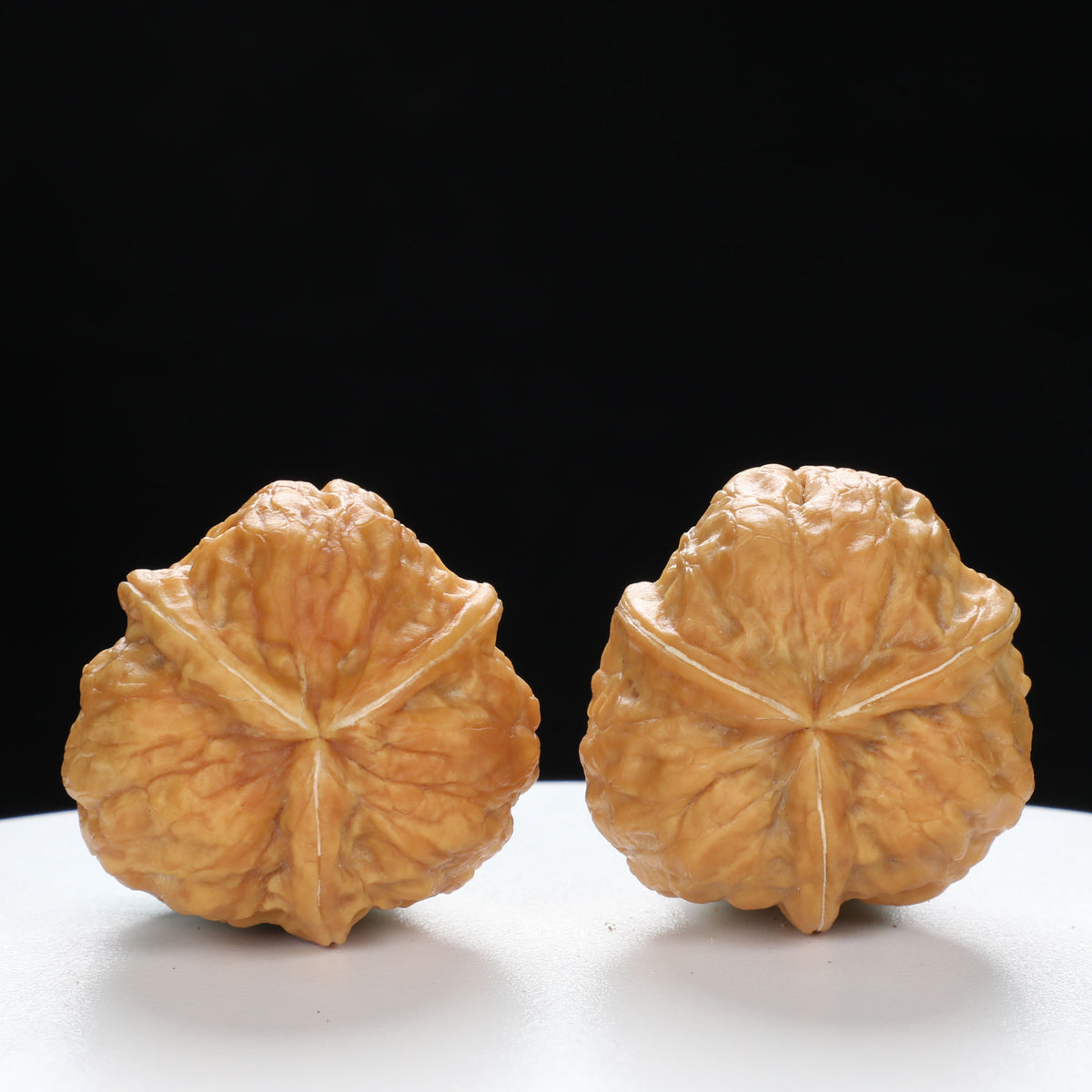 “Three-Ridged” Y-Shaped Mini Hammer Compact Triple-Ridge Wenwan Walnuts Pair | Size:34L*34W*32H | UPI:UR-00110