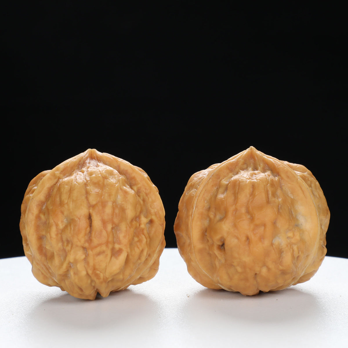 “Three-Ridged” Y-Shaped Mini Hammer Compact Triple-Ridge Wenwan Walnuts Pair | Size:34L*34W*32H | UPI:UR-00110