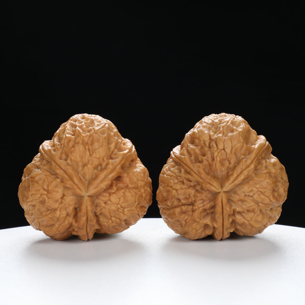 “Three-Ridged” Collector's Highly Matched Y-Form Toad Head Triple-Ridge Wenwan Walnuts Pair | Size:38L*39W*38H | UPI:UR-00111