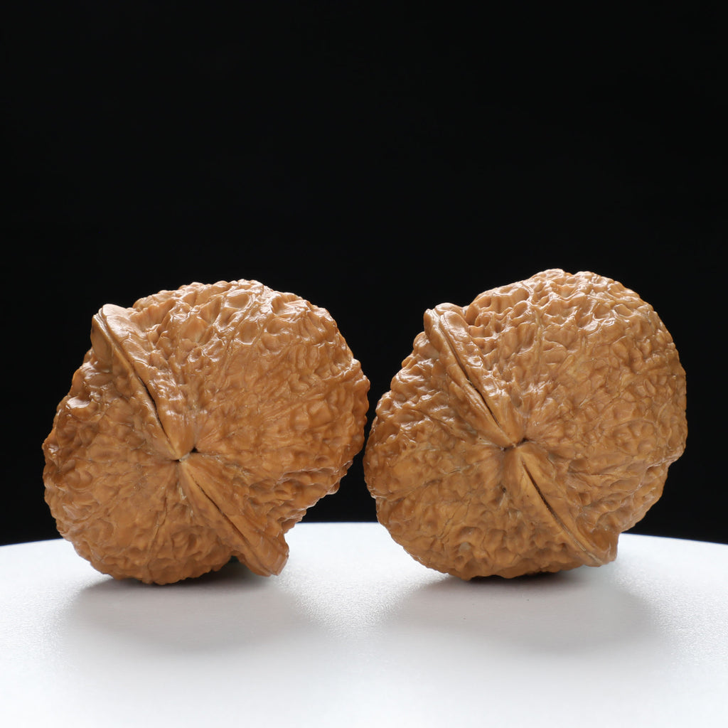 “Toad Head” Peach-Form Golden Toad Hamato Wenwan Walnuts Pair | Size:35L*39W*41H | UPI:UR-00112