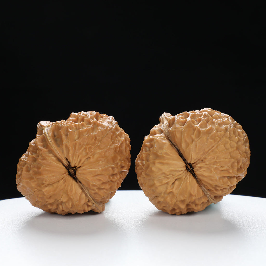 “Toad Head” Peach-Form Golden Toad Hamato Wenwan Walnuts Pair | Size:35L*39W*41H | UPI:UR-00112