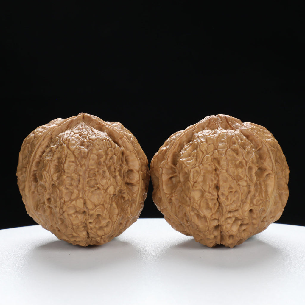 “Three-Ridged” Collector's Y-Form Onigiri Toad Head Triple-Ridge Wenwan Walnuts Pair | Size:38L*37W*35H | UPI:UR-00114