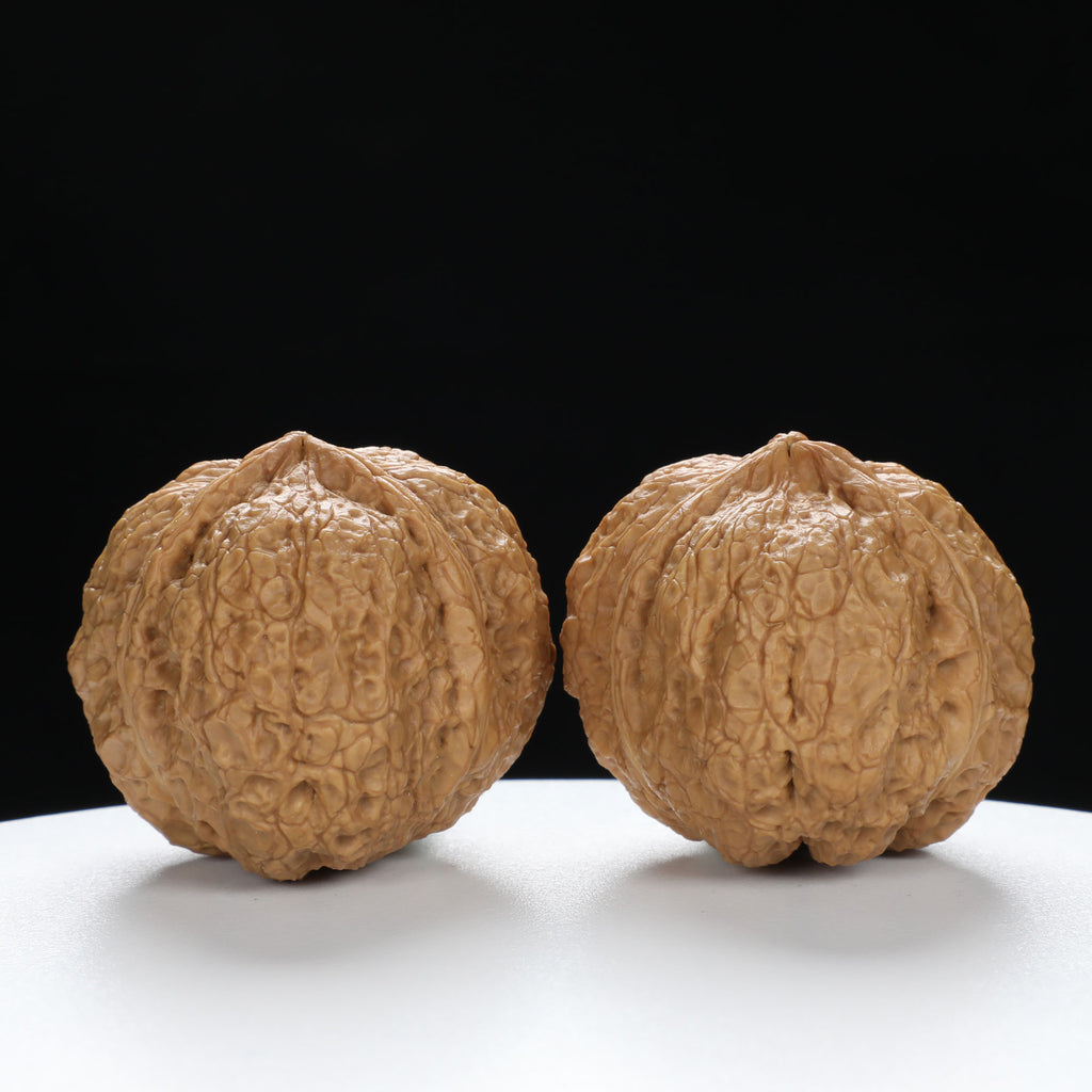 “Three-Ridged” Collector's Y-Form Onigiri Toad Head Triple-Ridge Wenwan Walnuts Pair | Size:38L*37W*35H | UPI:UR-00114