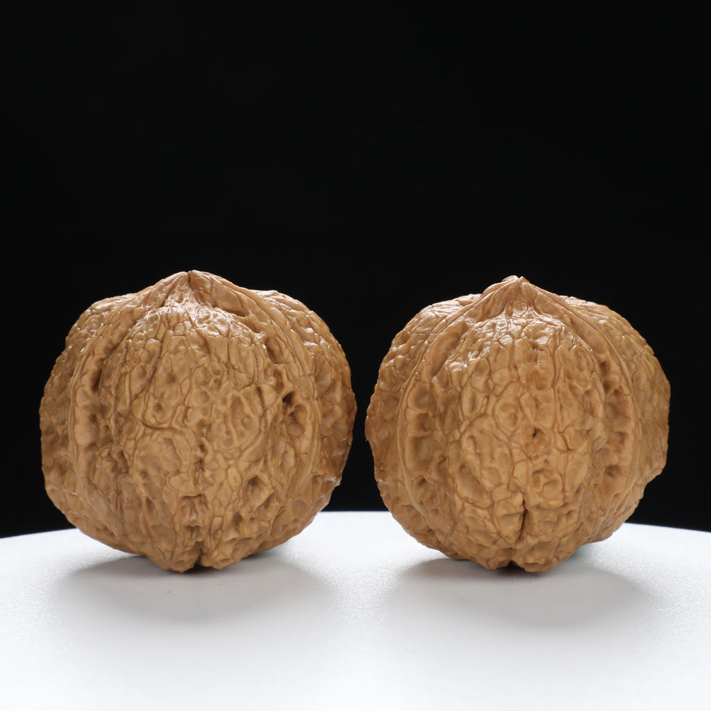 “Three-Ridged” Collector's Y-Form Onigiri Toad Head Triple-Ridge Wenwan Walnuts Pair | Size:38L*37W*35H | UPI:UR-00114