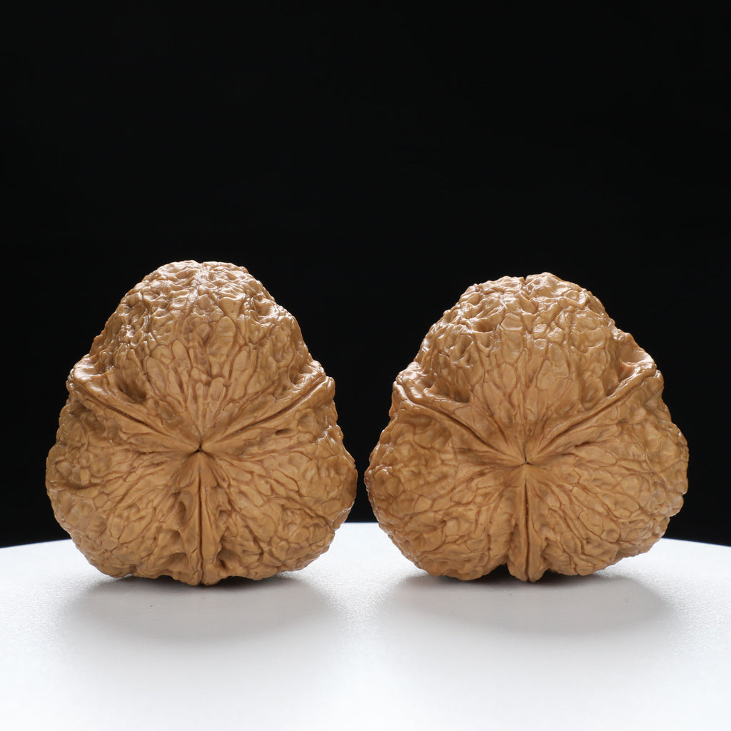“Three-Ridged” Collector's Y-Form Onigiri Toad Head Triple-Ridge Wenwan Walnuts Pair | Size:38L*37W*35H | UPI:UR-00114