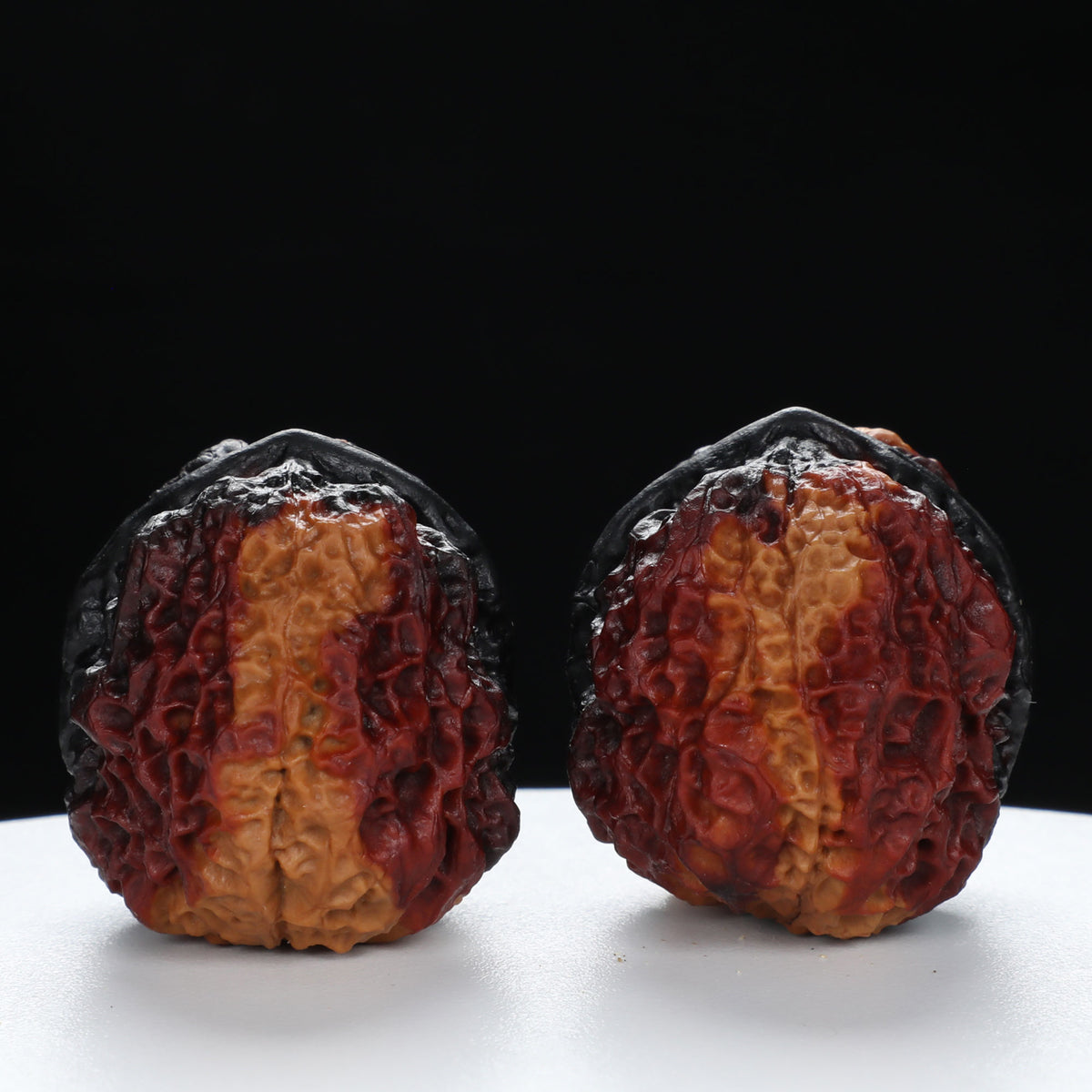 “Toad Head” Highly Matched 3-Tone Coral Grain Toad Wenwan Walnuts Pair | Size:30L*38W*33H | UPI:UR-00117