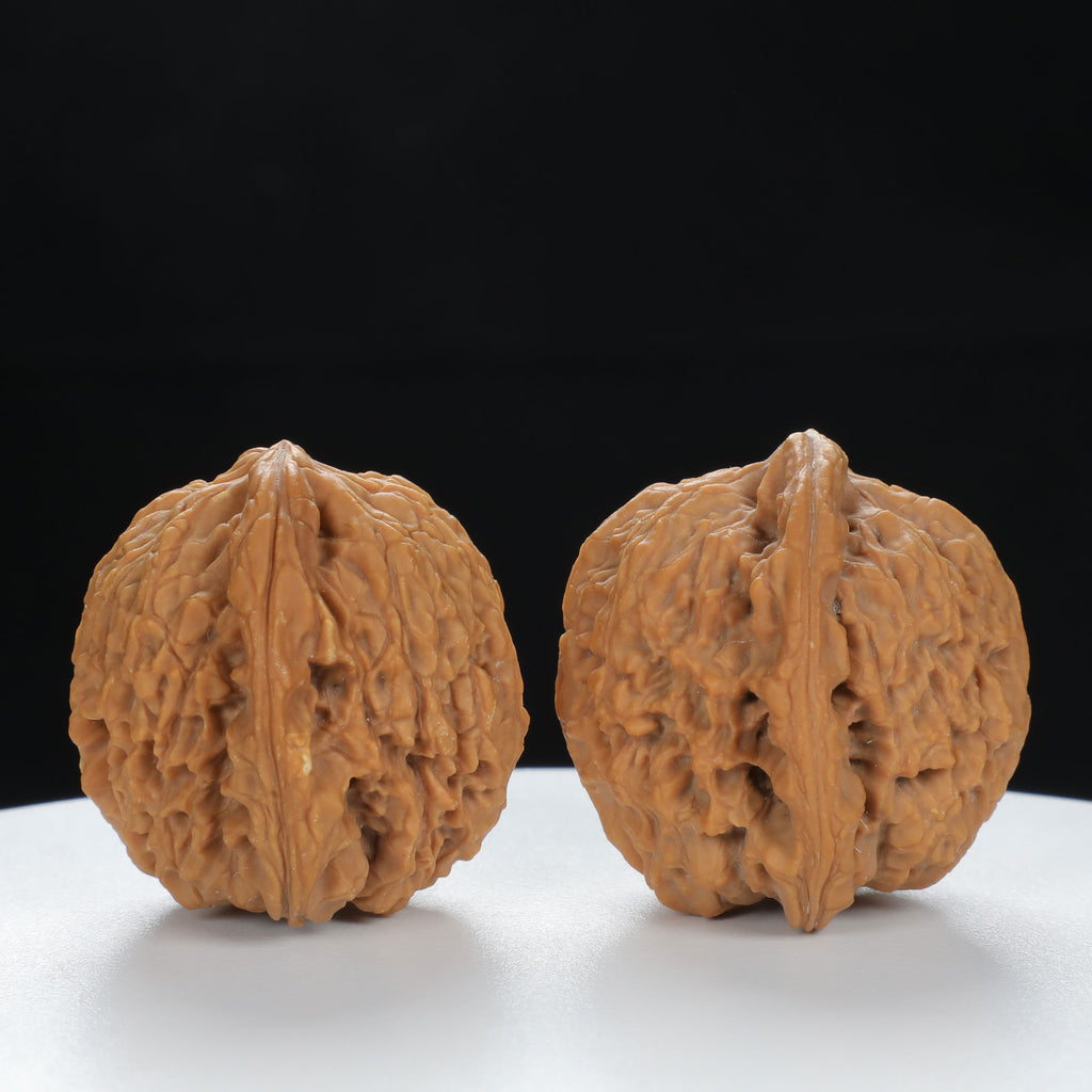 "Nanjiang Stone" Classic entry level Wenwan Walnuts Pair | Size:37L*35W*36H | UPI:UR-00120