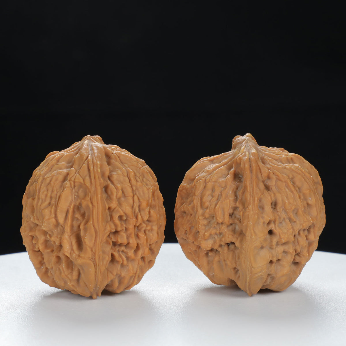 "Nanjiang Stone" Classic entry level Wenwan Walnuts Pair | Size:37L*35W*36H | UPI:UR-00120