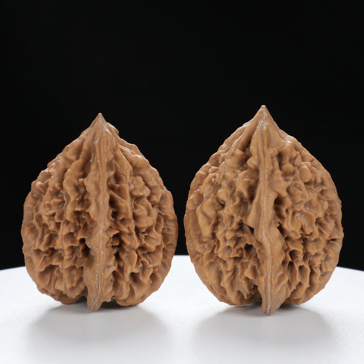 “Fortune Mouse / Bodhi Seed”  Fortune Rat (Nine-Story Pagoda Origin) Tall-Stature Wenwan Walnuts Pair | Size:41L*42W*53H | UPI:UR-00121