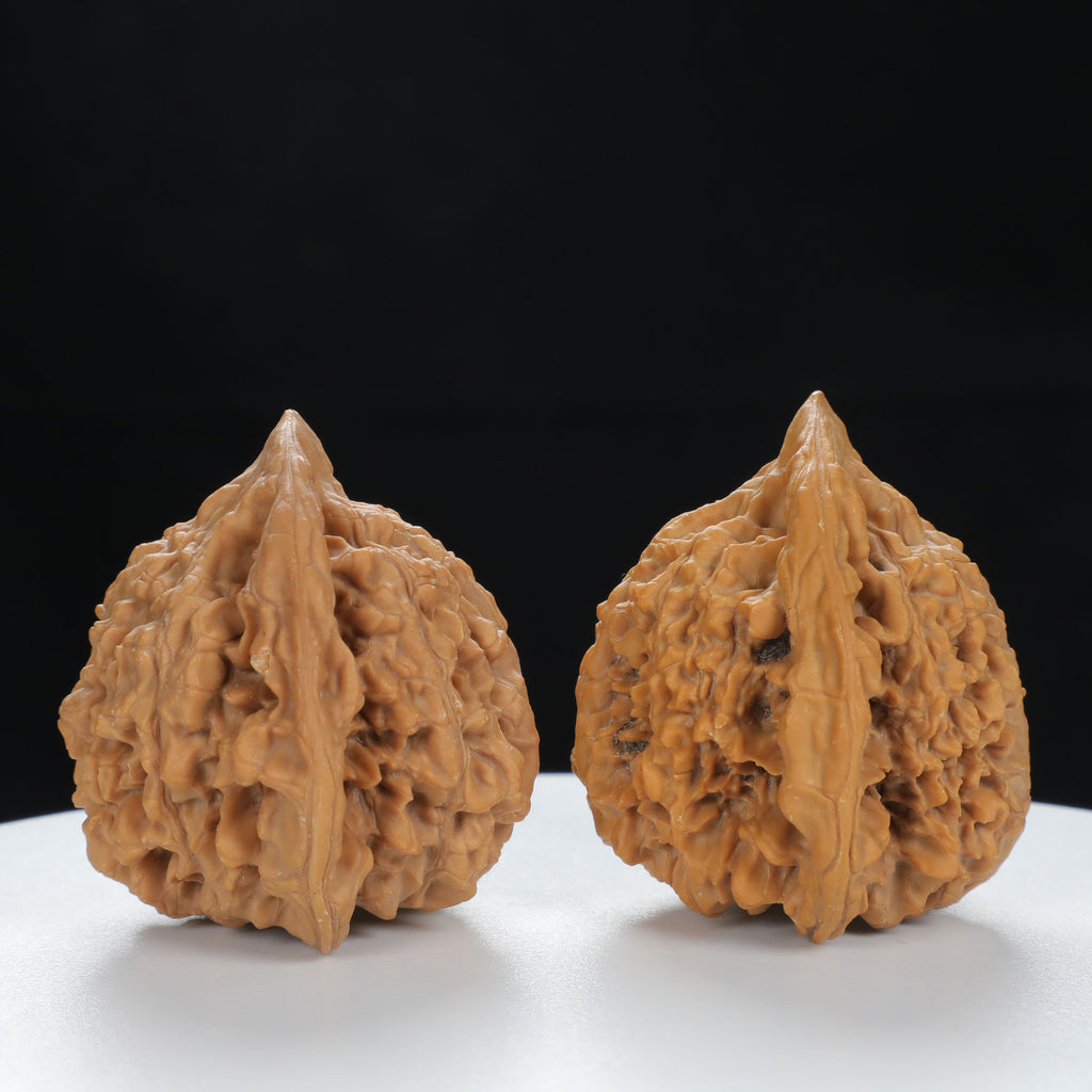 "Large Mandarin Hat" Traditional entry level Wenwan Walnuts Pair | Size:43L*39W*45H | UPI:UR-00124