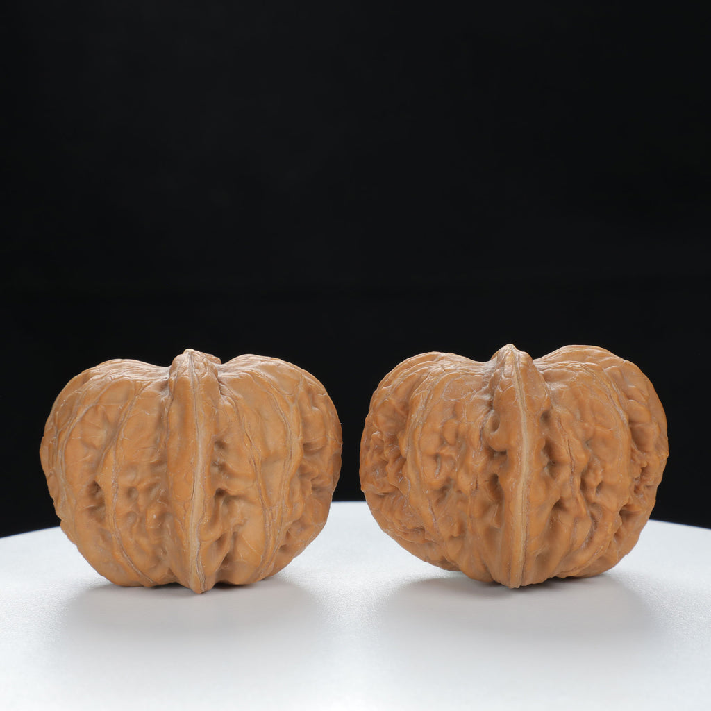 "Yuanbao" Authentic entry level Wenwan Walnuts Pair | Size:40L*44W*34H | UPI:UR-00130