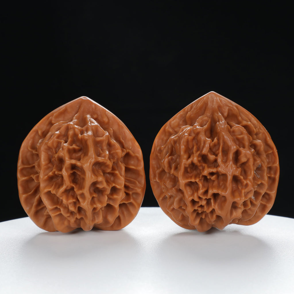 “Qilin Scale Pattern” Qilin Official's Cap Wenwan Walnuts Pair | Size:45L*44W*47H | UPI:UR-00131