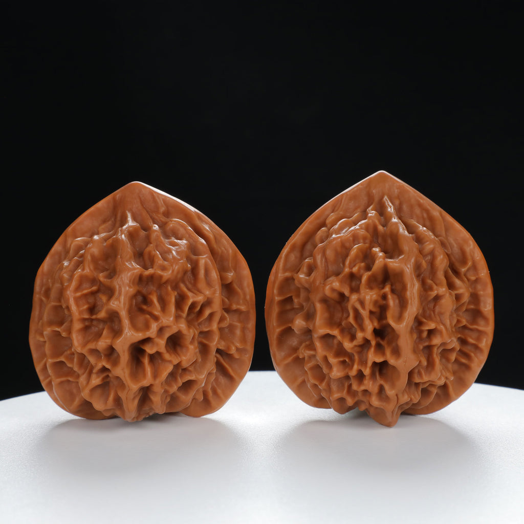 “Qilin Scale Pattern” Qilin Official's Cap Wenwan Walnuts Pair | Size:45L*44W*47H | UPI:UR-00131