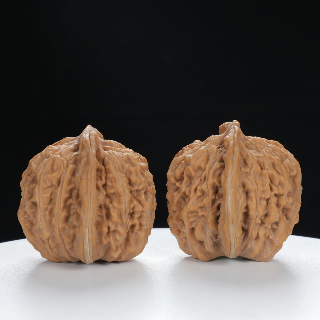 "Si Zuo Lou" Handpicked entry level Wenwan Walnuts Pair | Size:42L*40W*40H | UPI:UR-00134