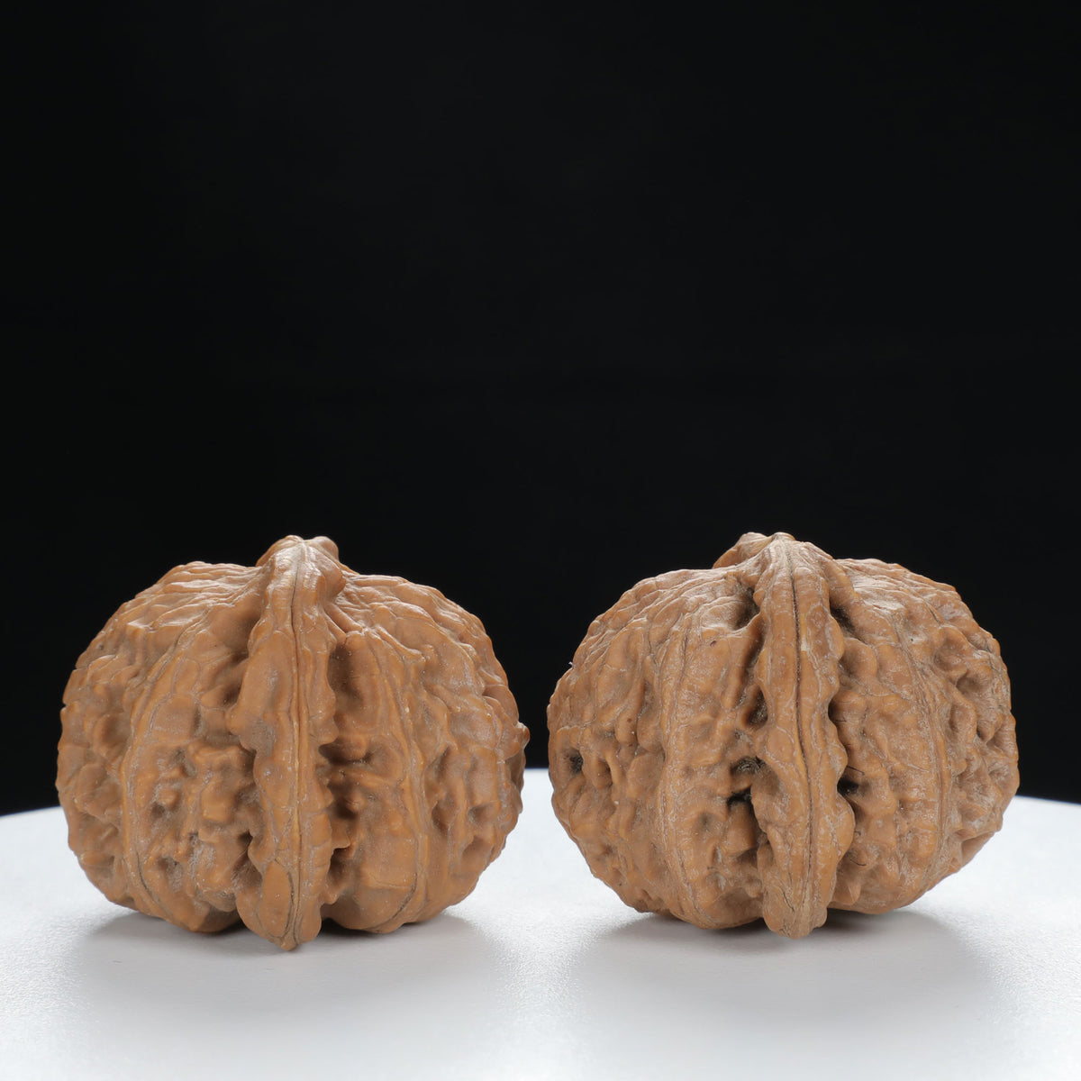"Si Zuo Lou" Curated entry level Wenwan Walnuts Pair | Size:40L*39W*32H | UPI:UR-00135