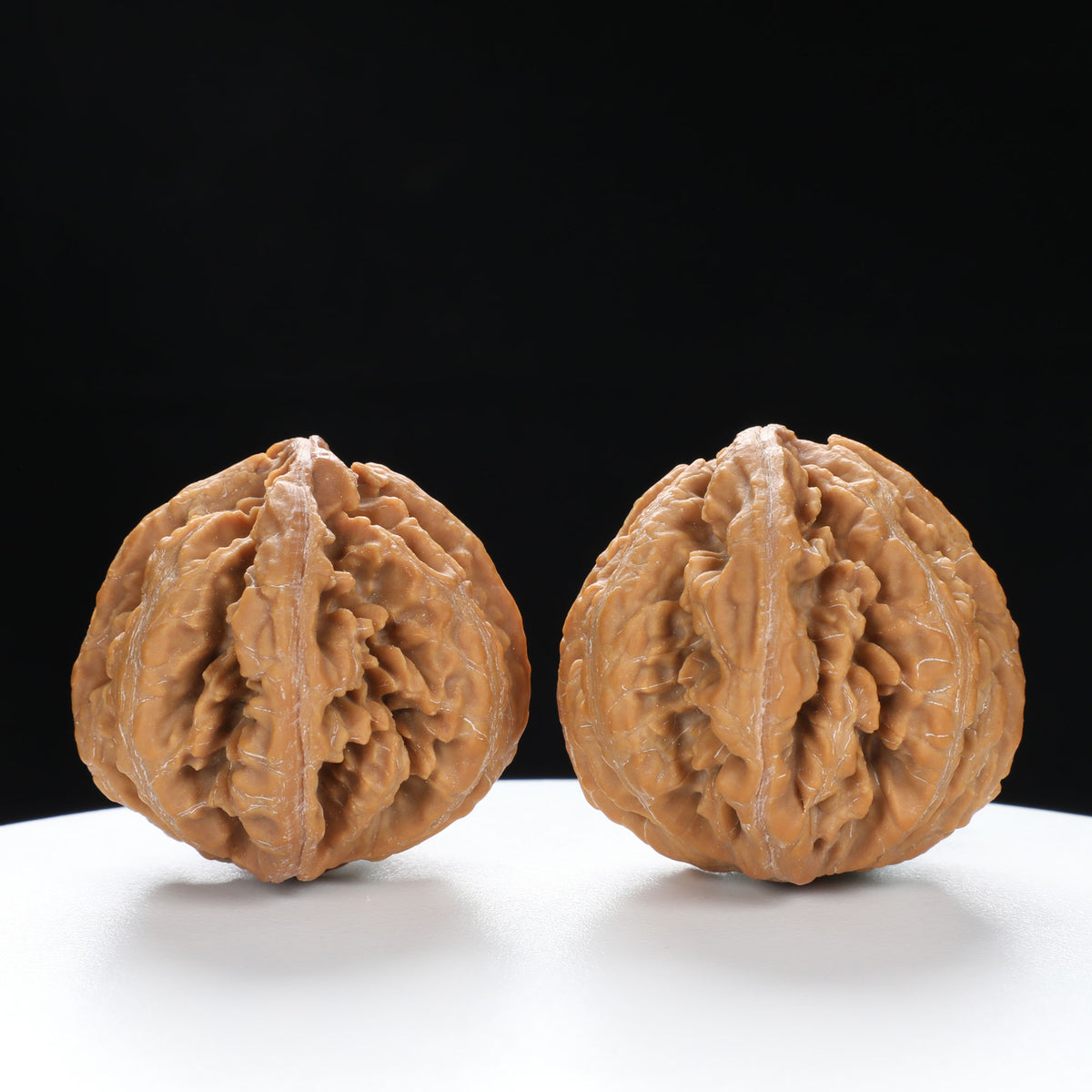 “Wild Qinling Thick-Ridge” nature.Eight-Ridge Lantern Qinling Qiuzi (Autumn Walnut) Wenwan Pair | Size:42L*38W*38H | UPI:UR-00137