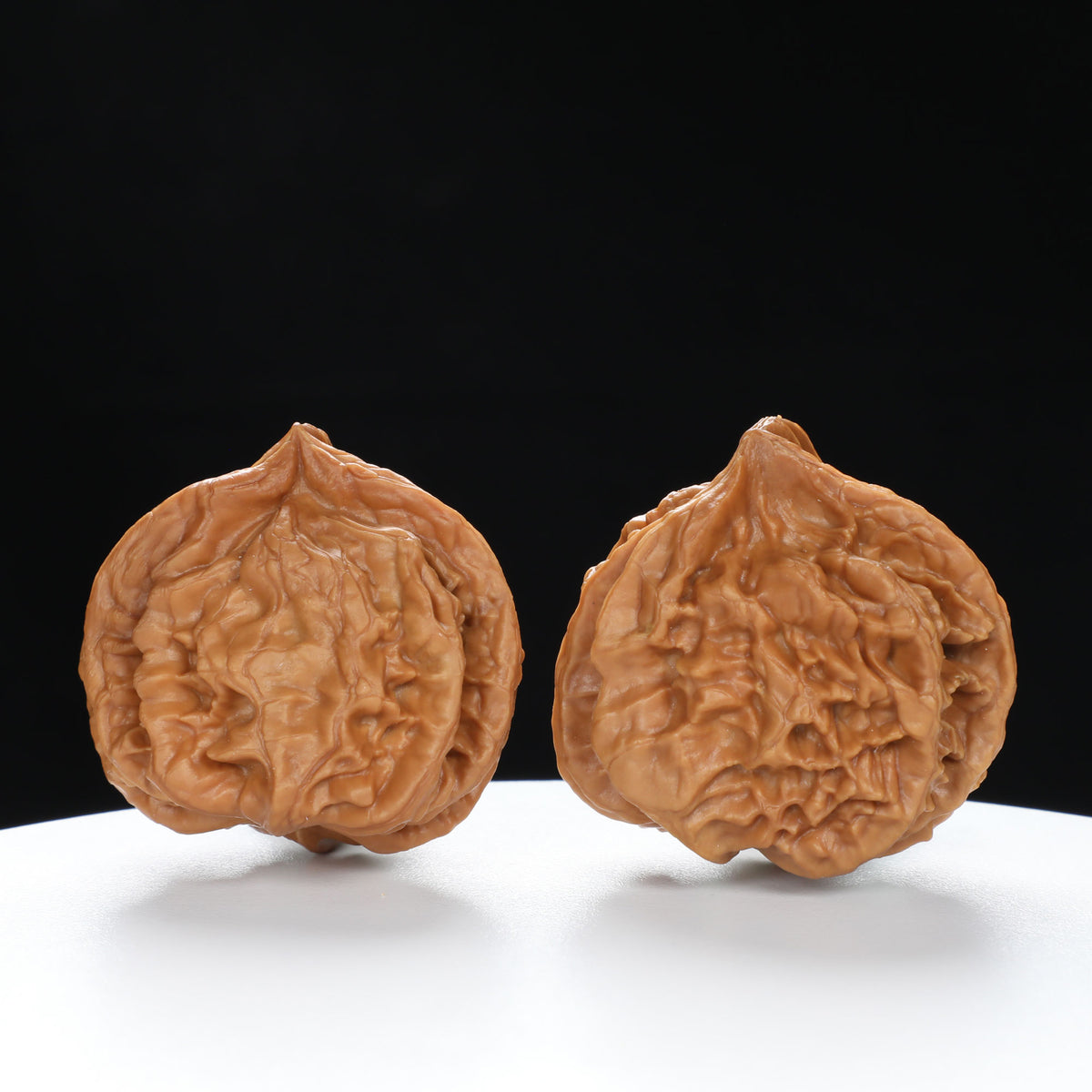 “Three-Ridged” Collector's Grade Extremely Rare Half-Wall Triple-Ridge Matched Walnuts Pair | Size:40L*32W*38H | UPI:UR-00142