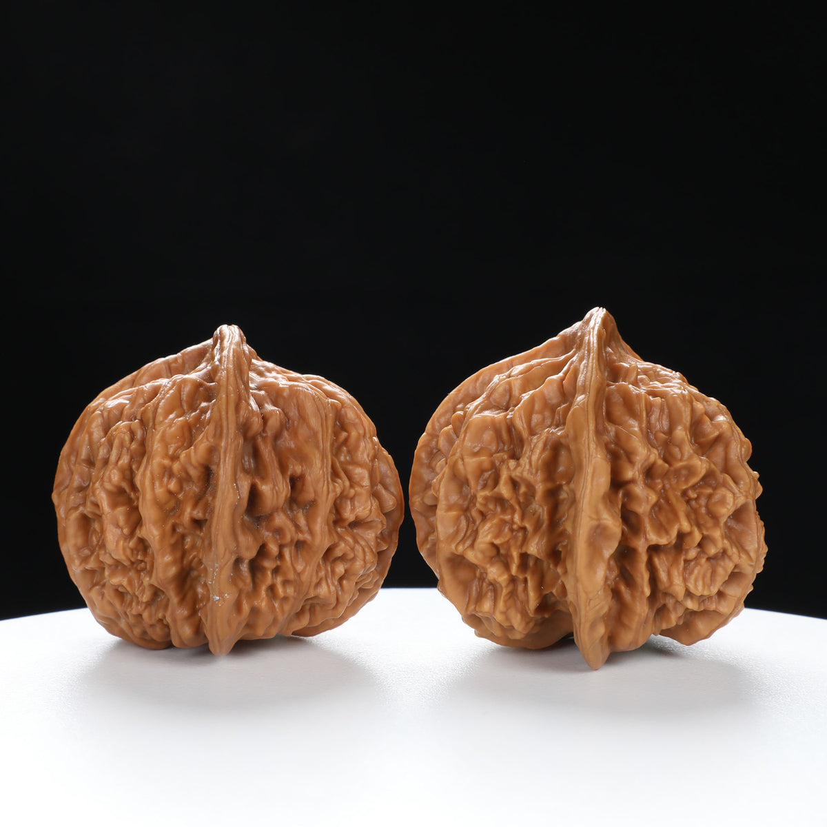 “Three-Ridged” Collector's Grade Extremely Rare Half-Wall Triple-Ridge Matched Walnuts Pair | Size:40L*32W*38H | UPI:UR-00142