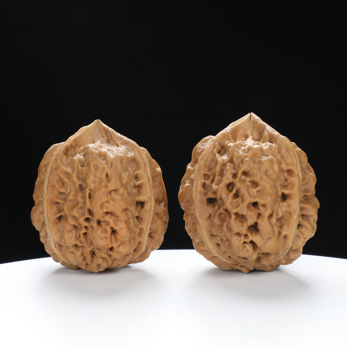“Three-Ridged” Fine Dense Mini Totem Y-Form Triple-Ridge Wenwan Walnuts Pair | Size:34L*34W*38H | UPI:UR-00145