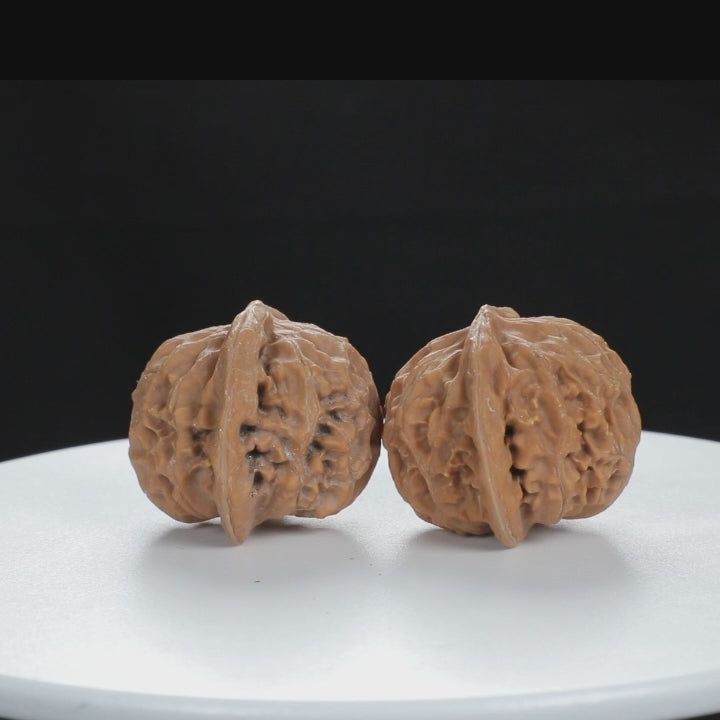 "Palace Lantern" Timeless entry level Wenwan Walnuts Pair | Size:40L*37W*33H | UPI:UR-00122