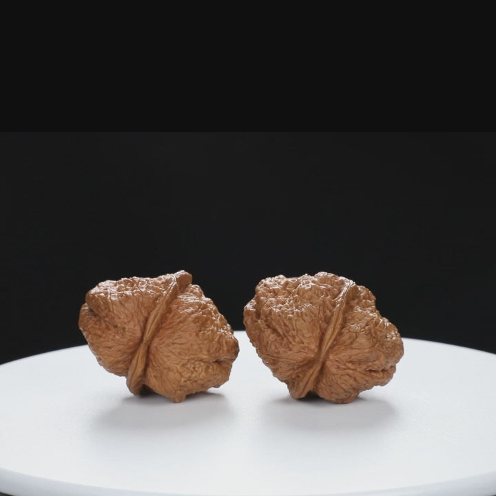 “Toad Head” Yunnan Iron Golden Toad Wenwan Walnuts Pair | Size:31L*40W*40H | UPI:UR-00097