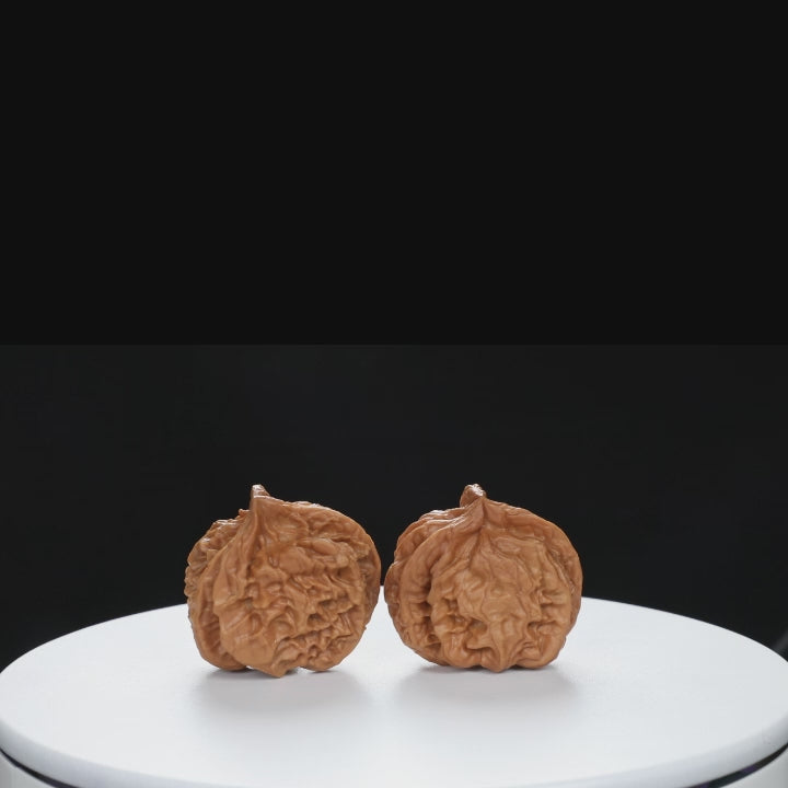 “Three-Ridged” Collector's Grade Extremely Rare Half-Wall Triple-Ridge Matched Walnuts Pair | Size:40L*32W*38H | UPI:UR-00142