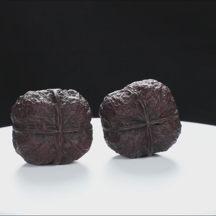 “Four-Ridged” Collector's Rare Square Four-Ridge Dimun Yuntie Toad Head Wenwan Walnuts Pair | Size:34L*31W*30H | UPI:UR-00108