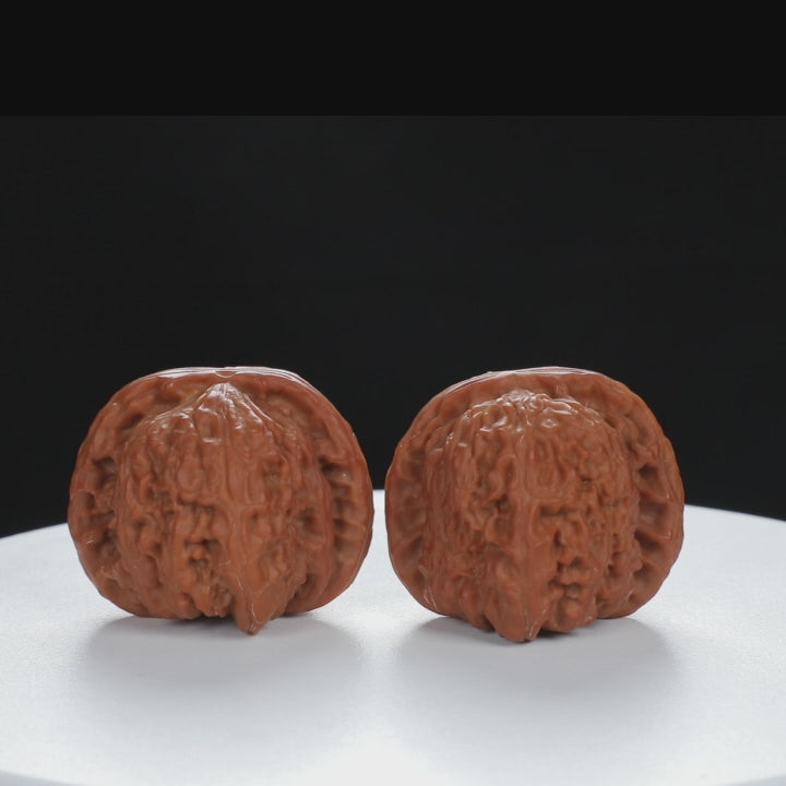 "Lion's Head" Traditional entry level Wenwan Walnuts Pair | Size:41L*40W*34H | UPI:UR-00026