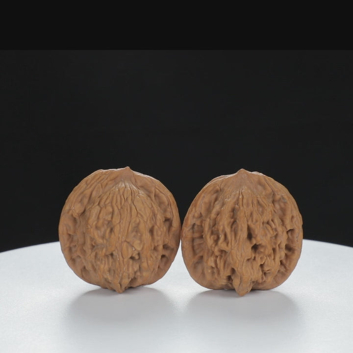 "Wheat Ear Tiger" Traditional entry level Wenwan Walnuts Pair | Size:37L*35W*37H | UPI:UR-00073