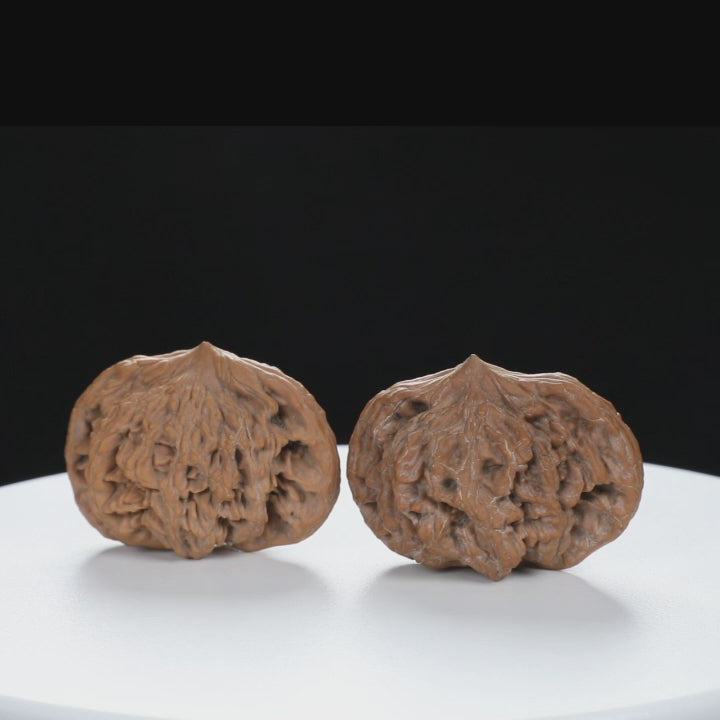 “Si Zuo Lou” Auspicious Bat-Shaped Sizhoulou Lion Head Wenwan Walnuts Pair | Size:44L*29W*33H | UPI:UR-00129